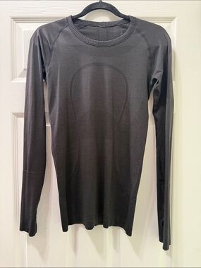 lululemon athletica Black Long Sleeve Seamless Crew